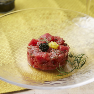 国産本鮪の冷製タルタル<br>～キャビアと柚子の香り～